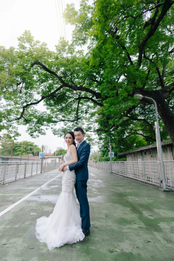 Bangkok Chong Nonsi and Chinatown Prewedding Photoshoot in Thailand by Sahrit on OneThreeOneFour 14