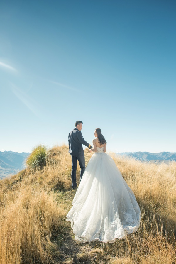 New Zealand Pre-Wedding Photoshoot At Coromandel Peak And Cardrona  by Mike  on OneThreeOneFour 4