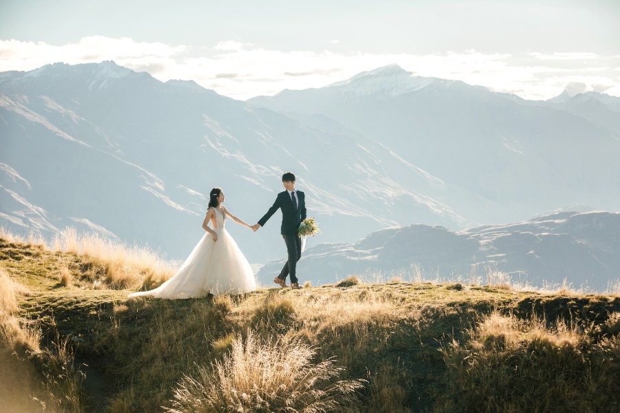 New Zealand Autumn Pre-Wedding Photoshoot with Helicopter Landing at Coromandel Peak by Felix on OneThreeOneFour 7