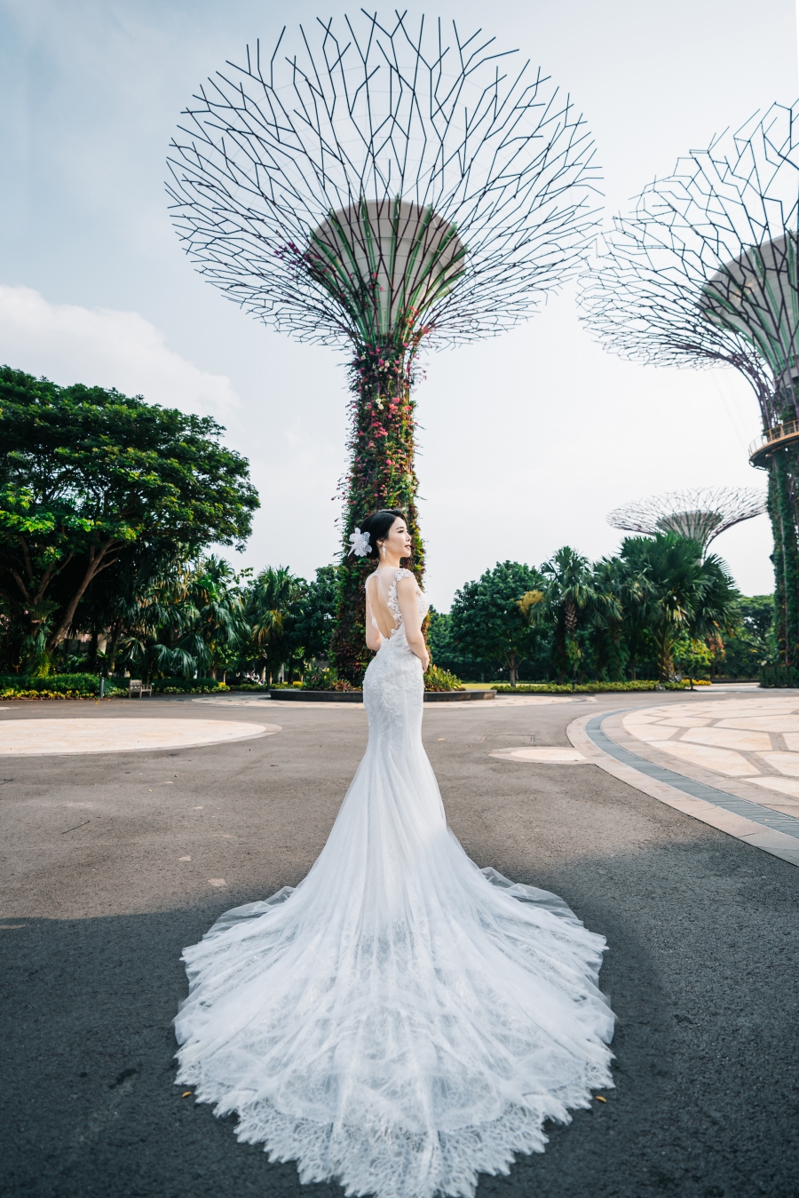 Singapore Pre-Wedding Photoshoot At Cloud Forest, Fort Canning Spiral Staircase And Marina Bay For Korean Couple  by Michael  on OneThreeOneFour 7