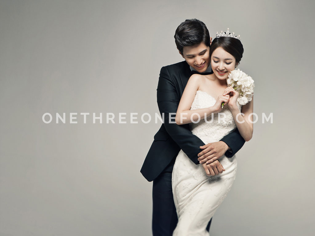 White | Korean Pre-wedding Photography by Pium Studio on OneThreeOneFour 31