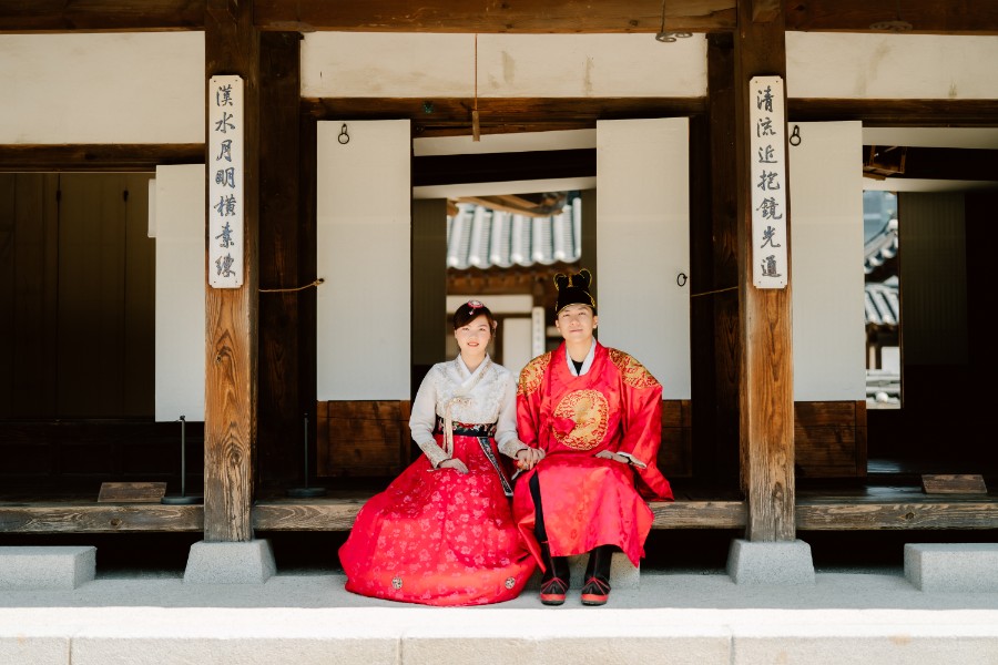 J&E: Traditional handbok photoshoot in Seoul, at Namsangol Hanok Village by Jungyeol on OneThreeOneFour 4
