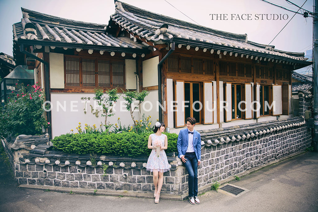 Korean Studio Pre-Wedding Photography: Han River, Insadong, Bukchon Hanok Village (Outdoor) by The Face Studio on OneThreeOneFour 13