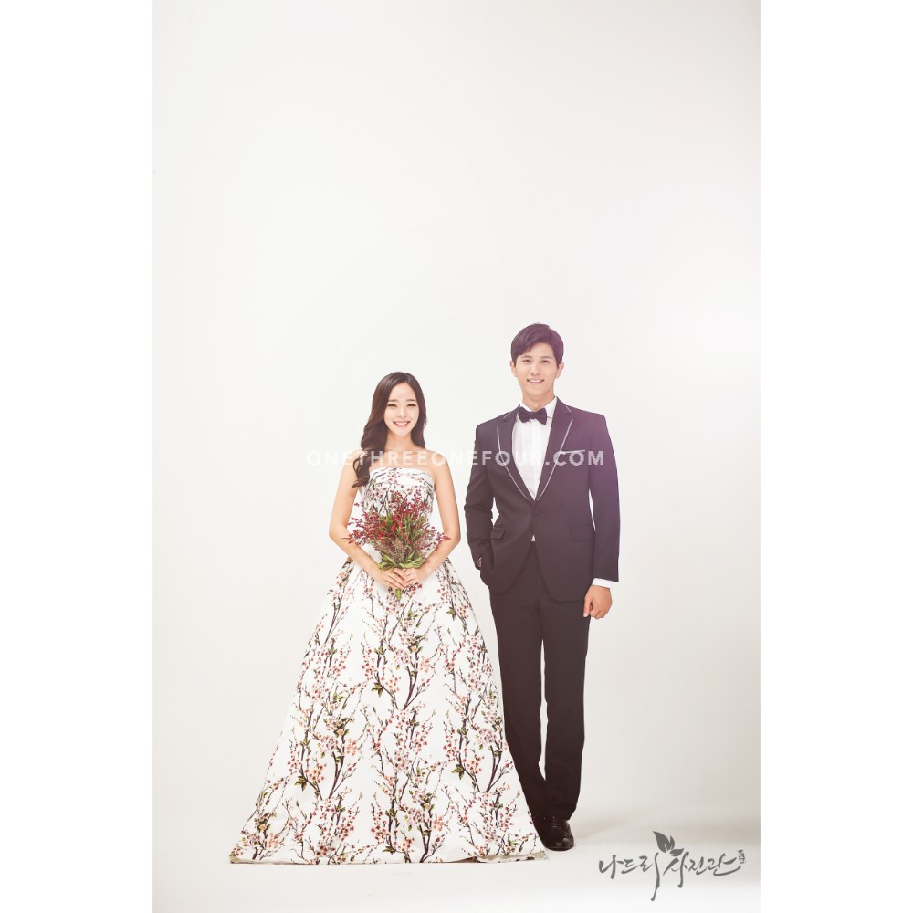 Korean Studio Pre-Wedding Photography: Studio by Nadri Studio on OneThreeOneFour 19
