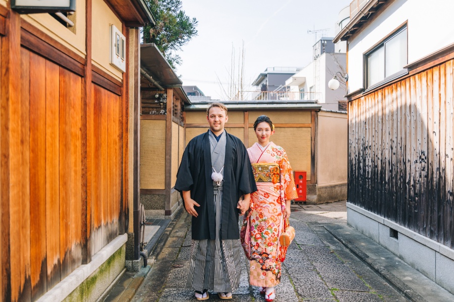 Kyoto Kimono Prewedding Photoshoot Higashiyama District Japan by Shu Hao on OneThreeOneFour 2