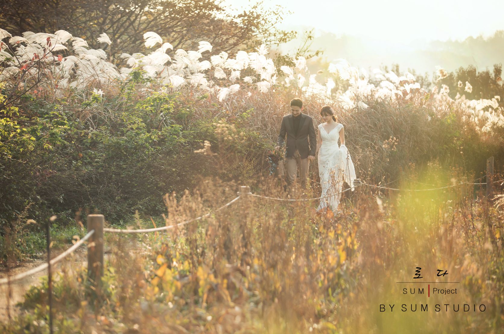Korea Wedding Outdoor Photography in Autumn with Mapletrees (NEW) by SUM Studio on OneThreeOneFour 24