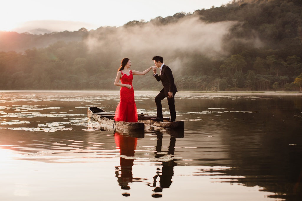 Bali Pre-Wedding Photoshoot At Tamblingan Lake And Forest  by Hendra on OneThreeOneFour 10