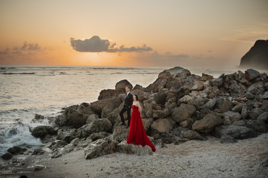 Pre-Wedding Photographer In Bali: Photoshoot At Melasti Beach by Hendra on OneThreeOneFour 14
