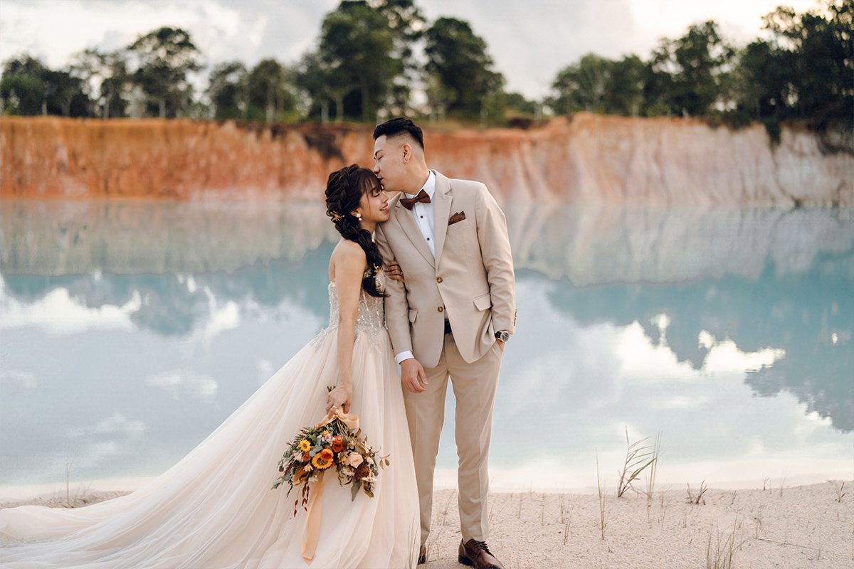 Bintan Pre-Wedding Photoshoot: Kellyn & Jiabao’s Fun Adventure at Blue Lake, Sand Dunes & ANMON Resort by HS on OneThreeOneFour 9