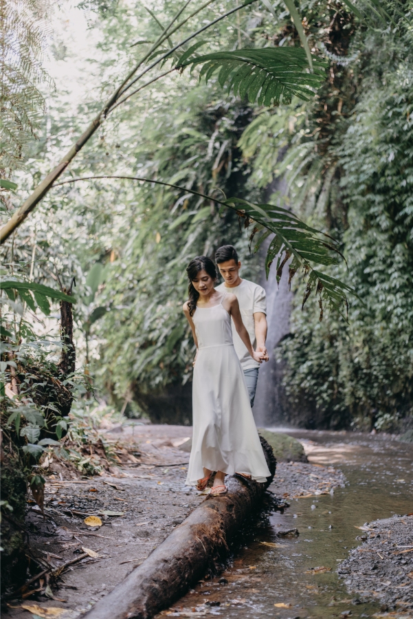 A&W: Bali Full-day Pre-wedding Photoshoot at Cepung Waterfall and Balangan Beach by Agus on OneThreeOneFour 12