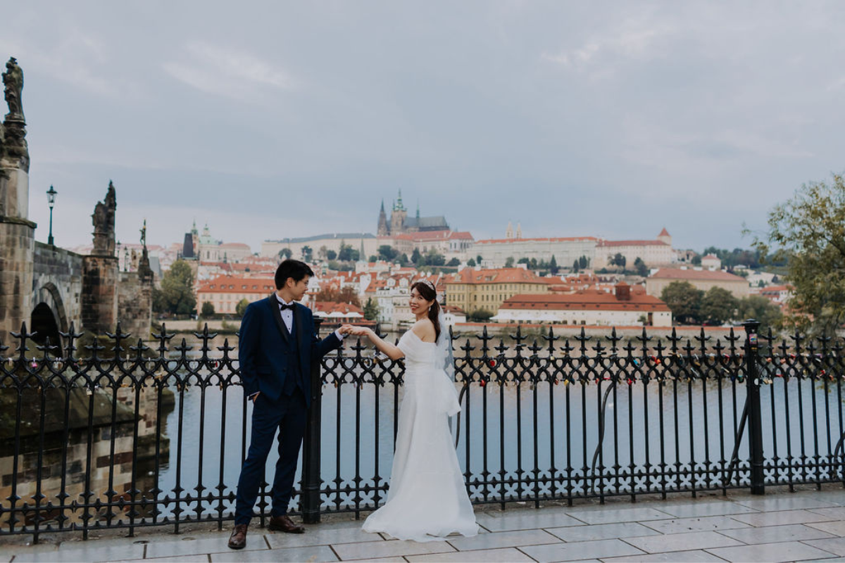 Prague prewedding photoshoot at Old Town Square, Vlatava Riverside, Vojanovy Gardens, Wallenstein Garden by Nika on OneThreeOneFour 1