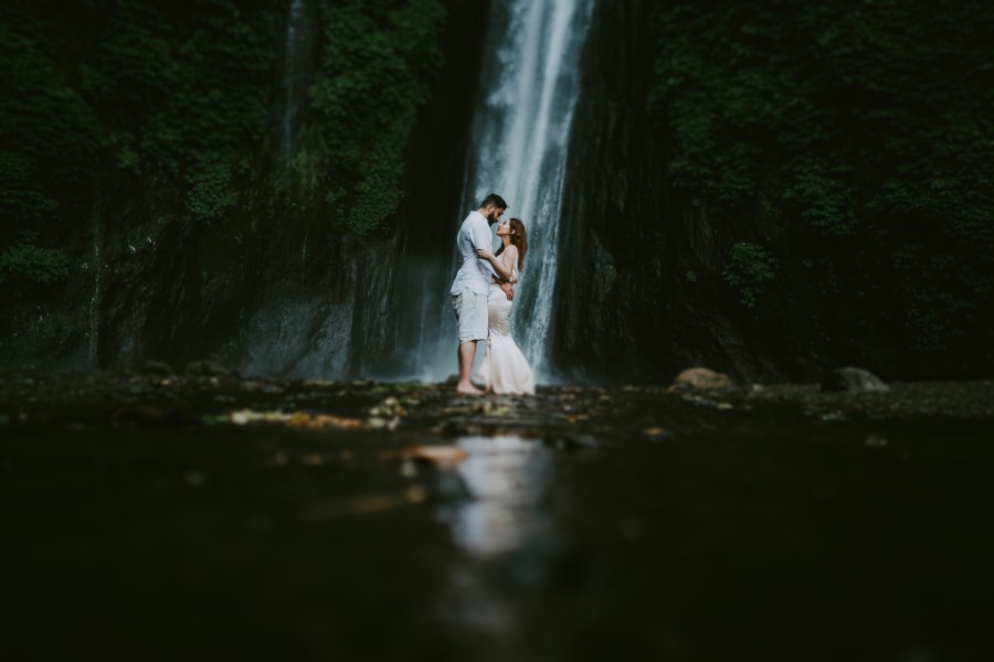N&F: Mystical Honeymoon Photoshoot in Bali by Cahya on OneThreeOneFour 22