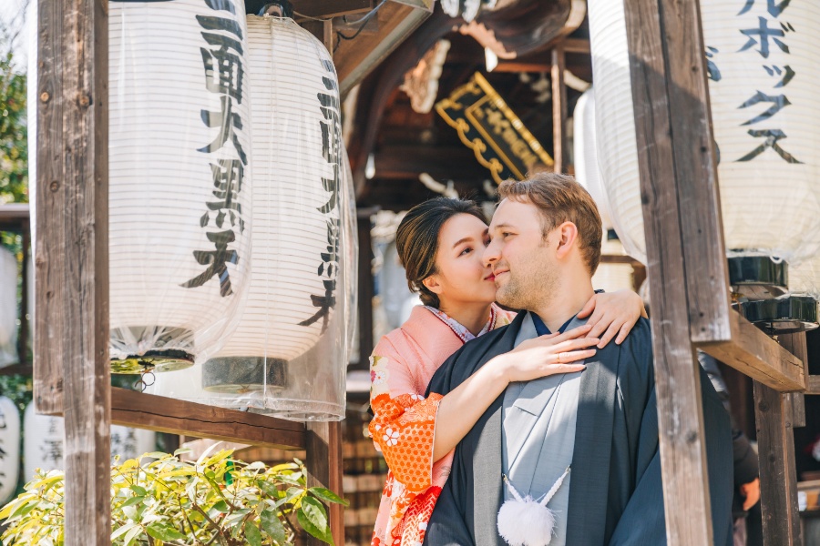 Kyoto Kimono Prewedding Photoshoot Higashiyama District Japan by Shu Hao on OneThreeOneFour 17