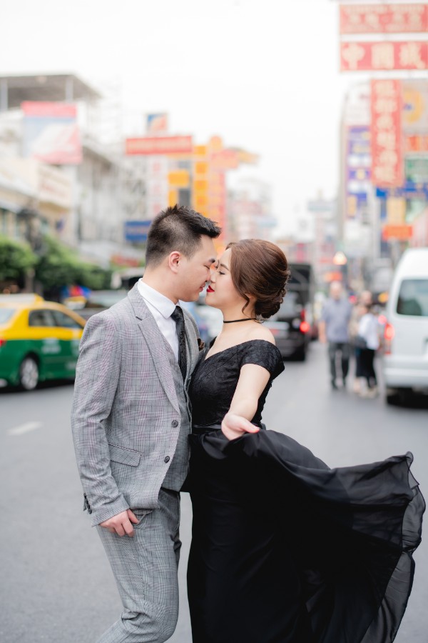 P&T: Bangkok Streets Pre-Wedding Photoshoot  by Nat on OneThreeOneFour 11