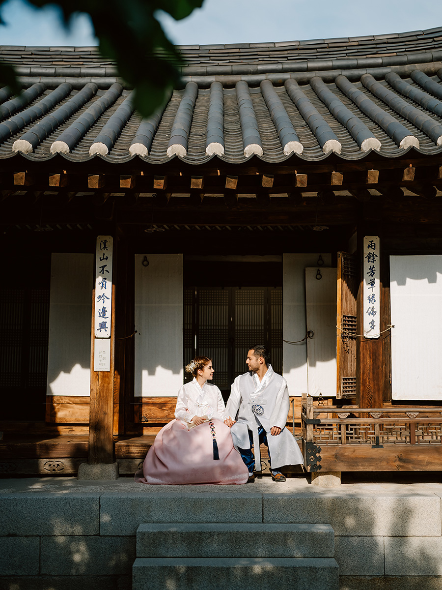 Korean Couple Hanbok Photoshoot for Foreigners by Jungyeol on OneThreeOneFour 5