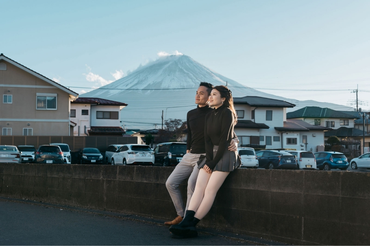 Tokyo Pre-Wedding Photoshoot with Chureito Pagoda, Lake Kawaguchiko, and Lawson Mt. Fuji by Dahe on OneThreeOneFour 21