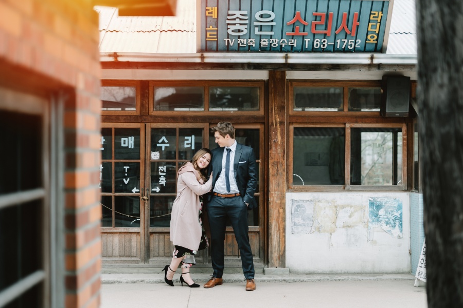 T&S: US Couple's Casual Photoshoot in Korea at National Folk Museum and Bukchon Hanok Village by Jungyeol on OneThreeOneFour 2