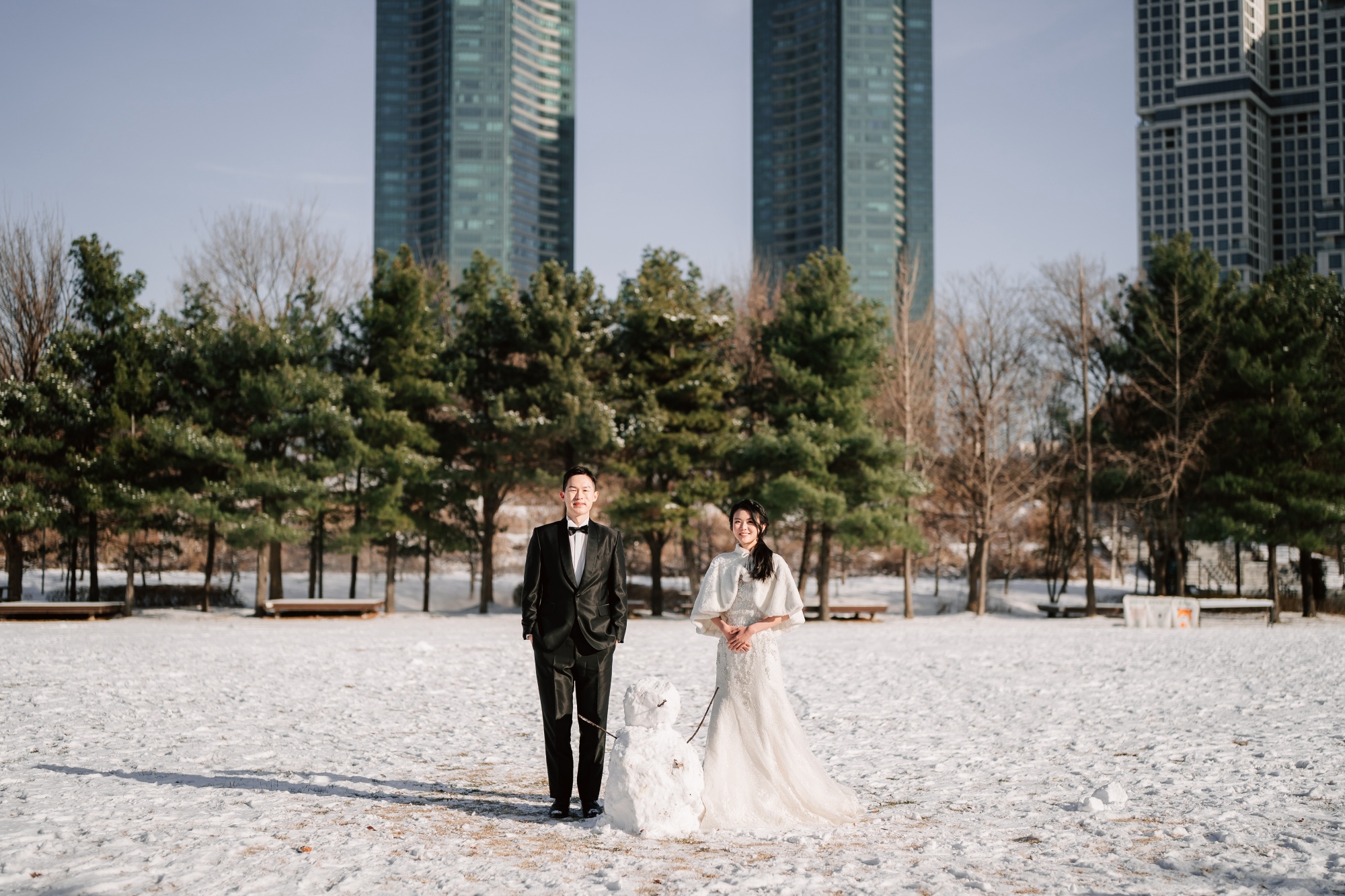 Whispers of Love in Seoul's Winter Wonderland: Snowy Pre-Wedding Extravaganza by Jungyeol on OneThreeOneFour 0