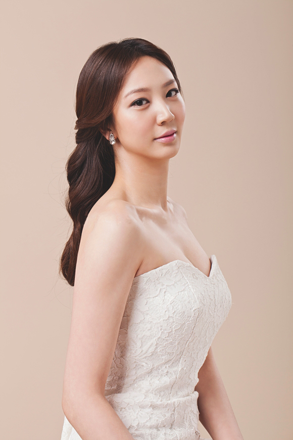 Cloe Korean  Bridal  Hair Makeup  Salons OneThreeOneFour