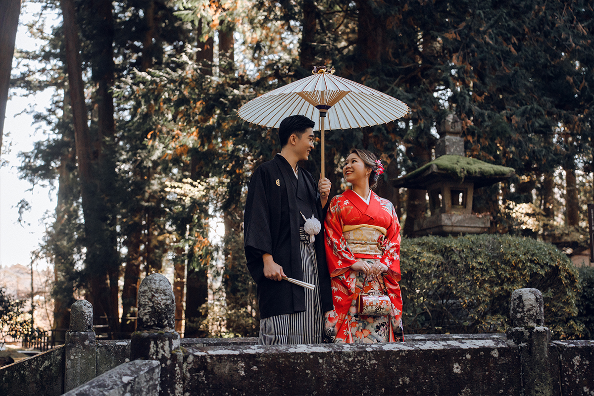 Autumn Maple Leaves Pre-Wedding Photoshoot in Mount Fuji  by Dahe on OneThreeOneFour 3