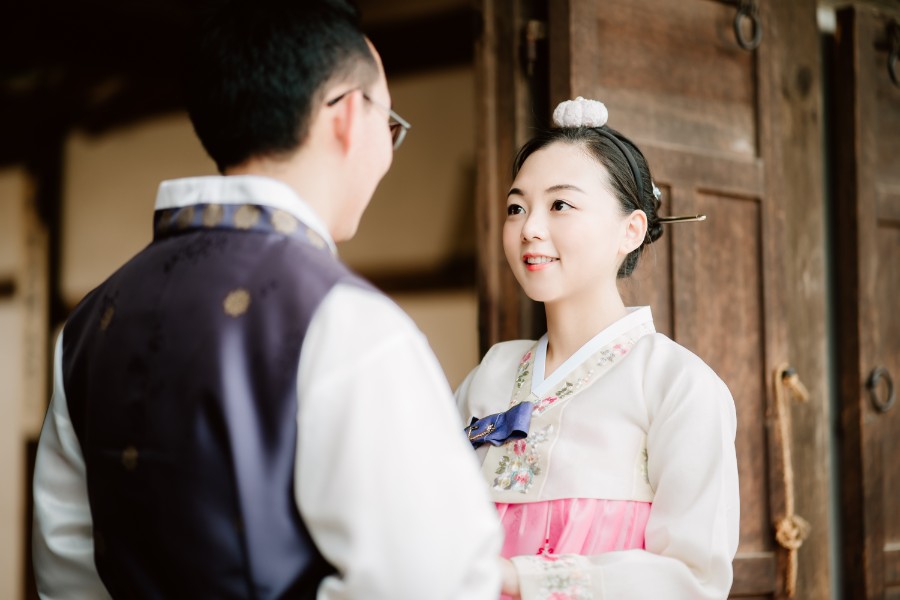 J&T: Namsangol Hanok Village hanbok pre-weddding photoshoot by Jungyeol on OneThreeOneFour 7