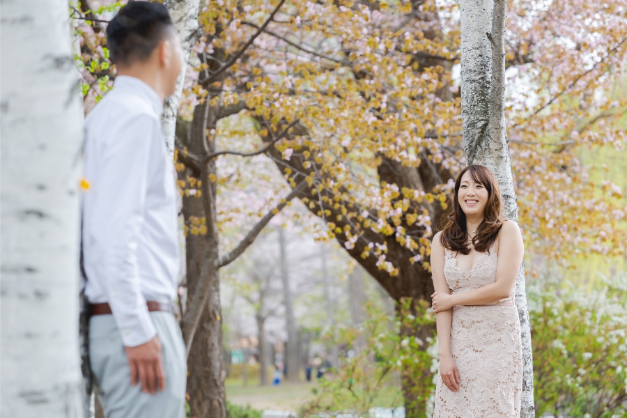 Hokkaido Pre-Wedding Casual Photoshoot during Cherry Blossoms by Kuma on OneThreeOneFour 14