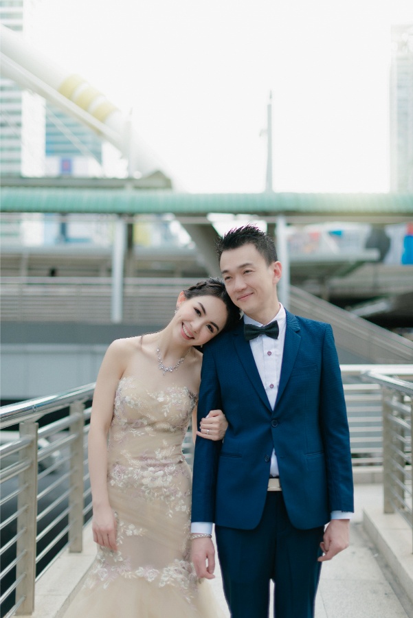 Bangkok Chong Nonsi and Chinatown Prewedding Photoshoot in Thailand by Sahrit on OneThreeOneFour 40