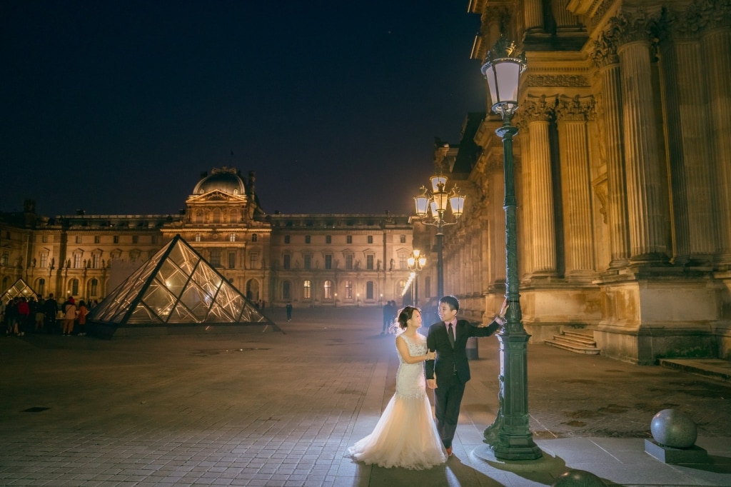 Paris Pre-wedding Photos At Chateau de Sceaux, Eiffel Tower, Louvre Night Shoot by Son on OneThreeOneFour 56