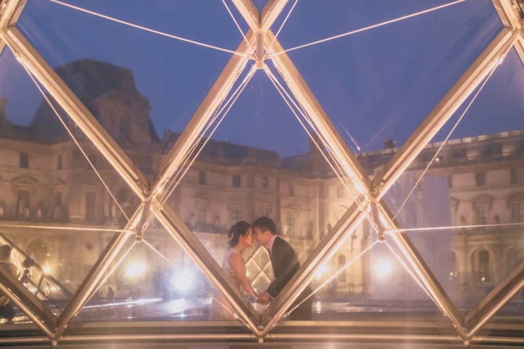 Paris Pre-wedding Photos At Chateau de Sceaux, Eiffel Tower, Louvre Night Shoot by Son on OneThreeOneFour 51