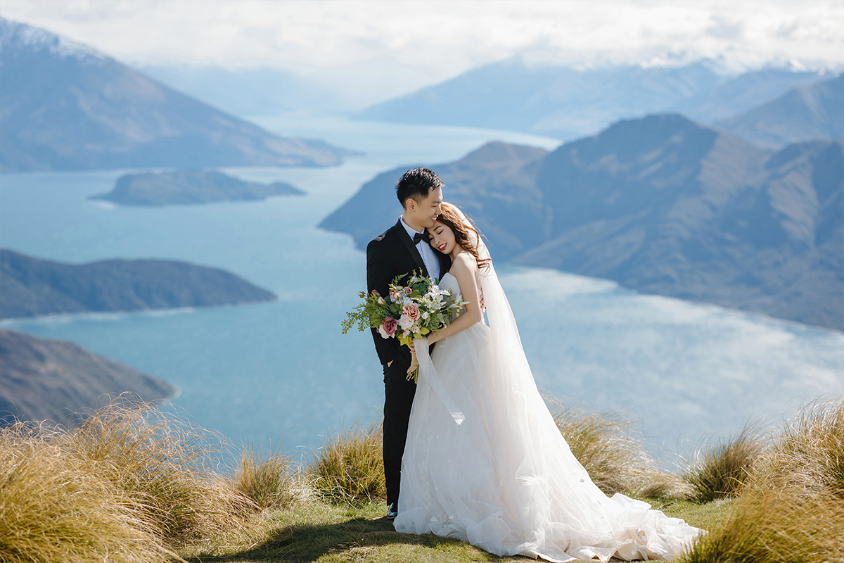 2-Day New Zealand Winter Fairytale Themed Pre-Wedding Photoshoot with Horse and Glaciers and Snow Mountains by Fei on OneThreeOneFour 1