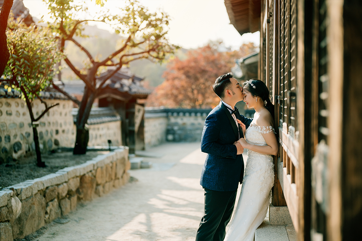 Yellow Gingko Autumn Pre-Wedding in Korea - Seoul Forest, Namsamgol Hanok Village & Samcheong-dong Cafe Street by Jungyeol on OneThreeOneFour 18