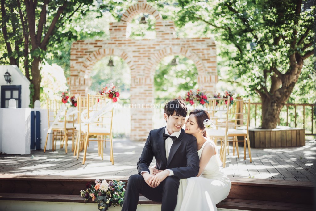 Korean Studio Pre-Wedding Photography: 2017 ePhoto Essay Studio Collection by ePhoto Essay Studio on OneThreeOneFour 9