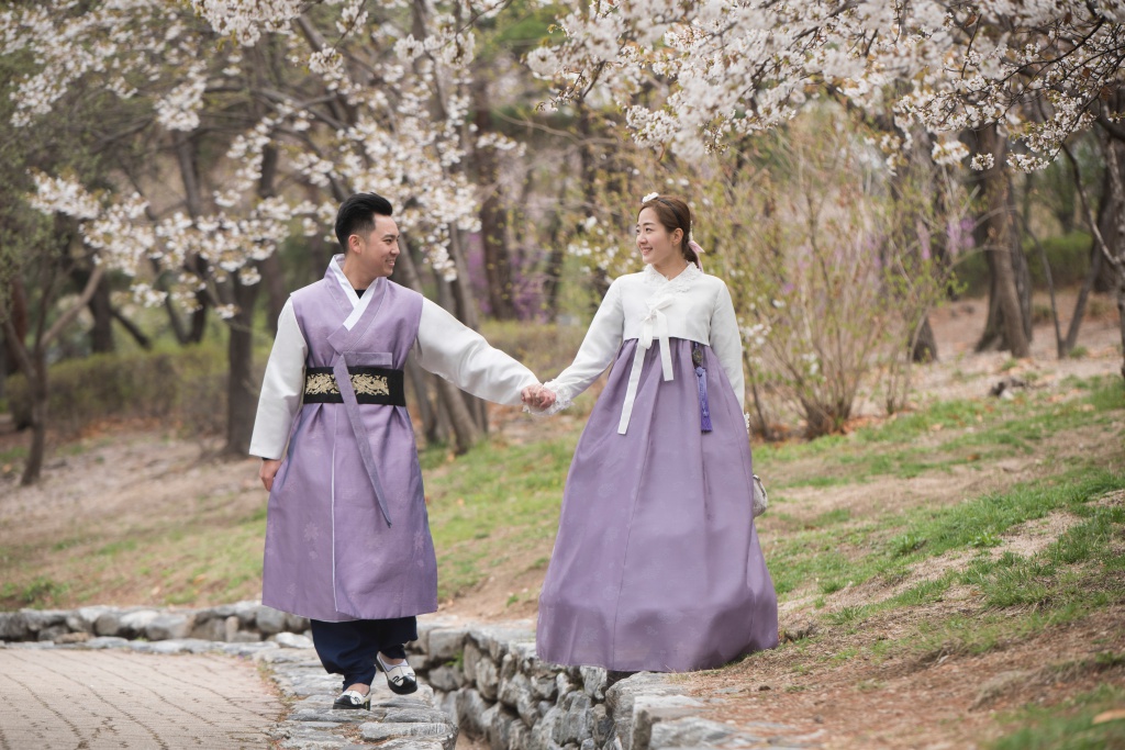 Korea Outdoor Hanbok Photoshoot And Surprise Proposal At Namsangol Hanok Village  by Jongjin  on OneThreeOneFour 0