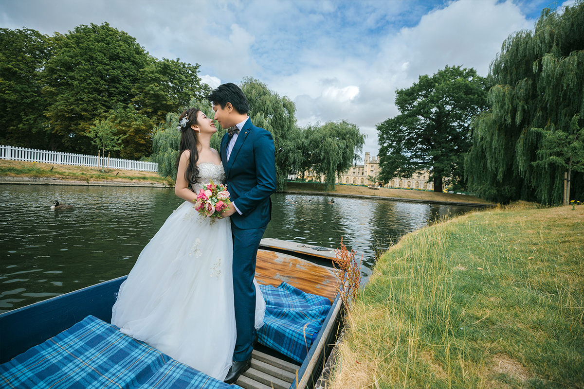 UK Cambridge Retro Themed Pre-wedding Photoshoot by Dom on OneThreeOneFour 13