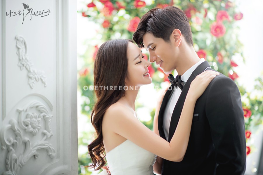 Korean Studio Pre-Wedding Photography: Studio by Nadri Studio on OneThreeOneFour 6