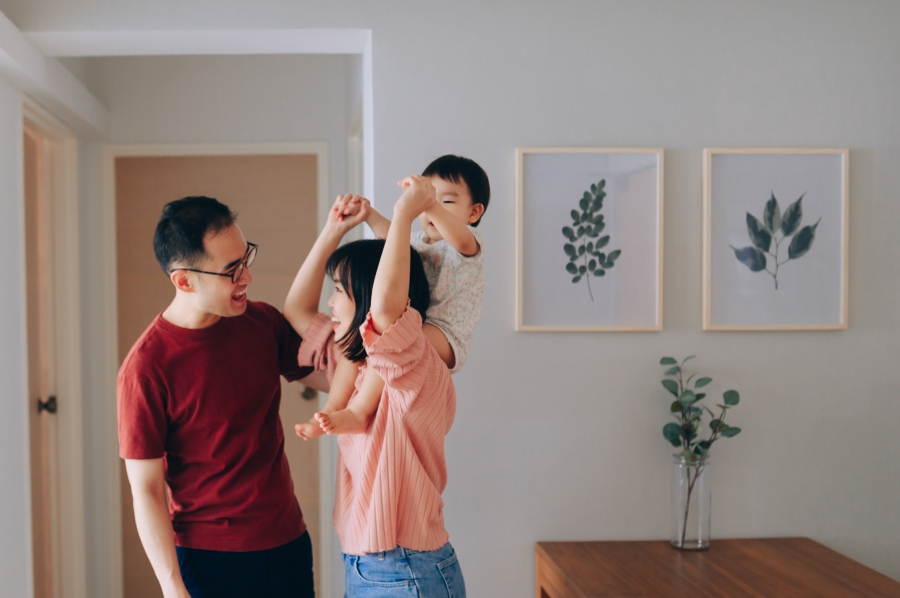Singapore Couple And Family Photoshoot With Toddler At Home by Toh on OneThreeOneFour 12