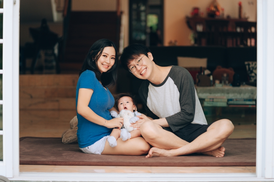 Singapore Family Photoshoot With Newborn Baby At Home by Toh on OneThreeOneFour 22