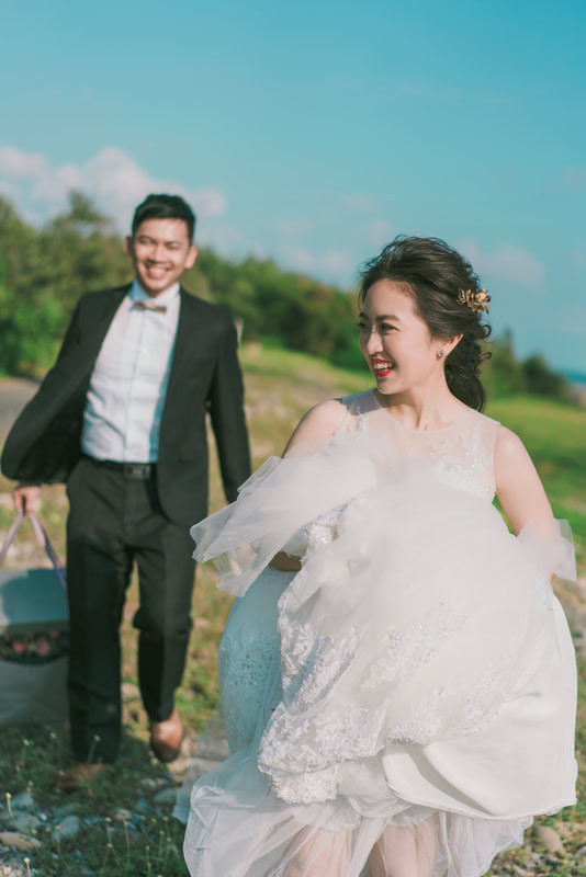 Taiwan Outdoor Pre-Wedding Photoshoot At Traditional Tainan Streets  by Star  on OneThreeOneFour 20