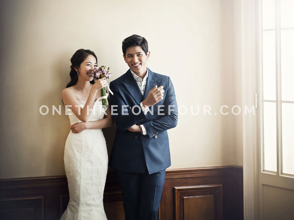 White | Korean Pre-wedding Photography by Pium Studio on OneThreeOneFour 13