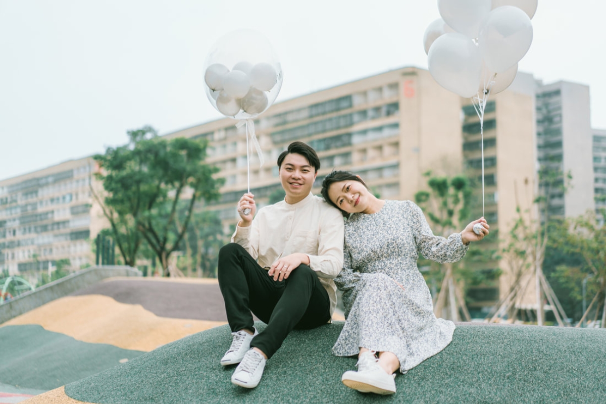 Taiwan Pre-Wedding Photoshoot Waterfront Cafe Streets Playground by  on OneThreeOneFour 30