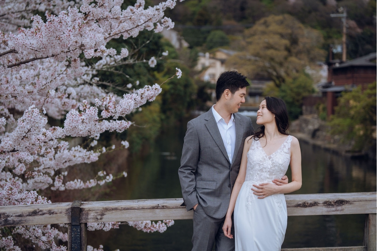 Kyoto Pre-Wedding Photoshoot with Shinnyodo Temple, Arashiyama by Kinosaki on OneThreeOneFour 22