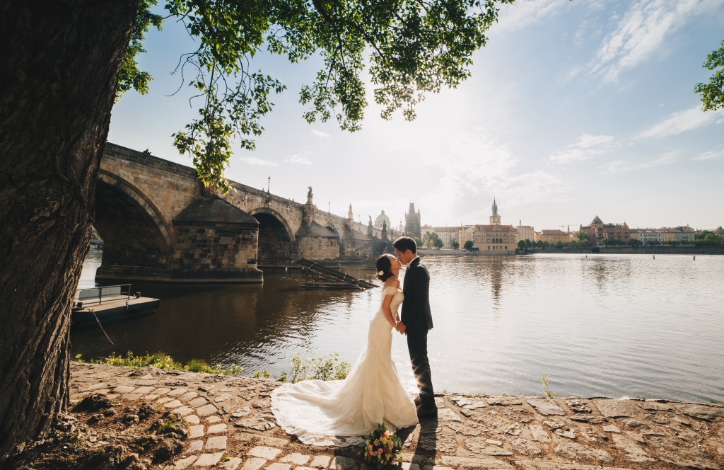 Prague Pre-Wedding Photoshoot At Old Town Square, Vrtba Garden And St. Vitus Cathedral  by Nika  on OneThreeOneFour 5