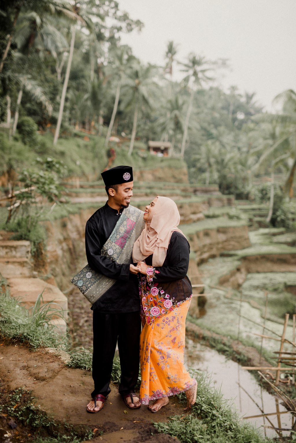 Bali Honeymoon Photography: Post-Wedding Photoshoot For Malay Couple At Tegallalang Rice Paddies  by Dex on OneThreeOneFour 20