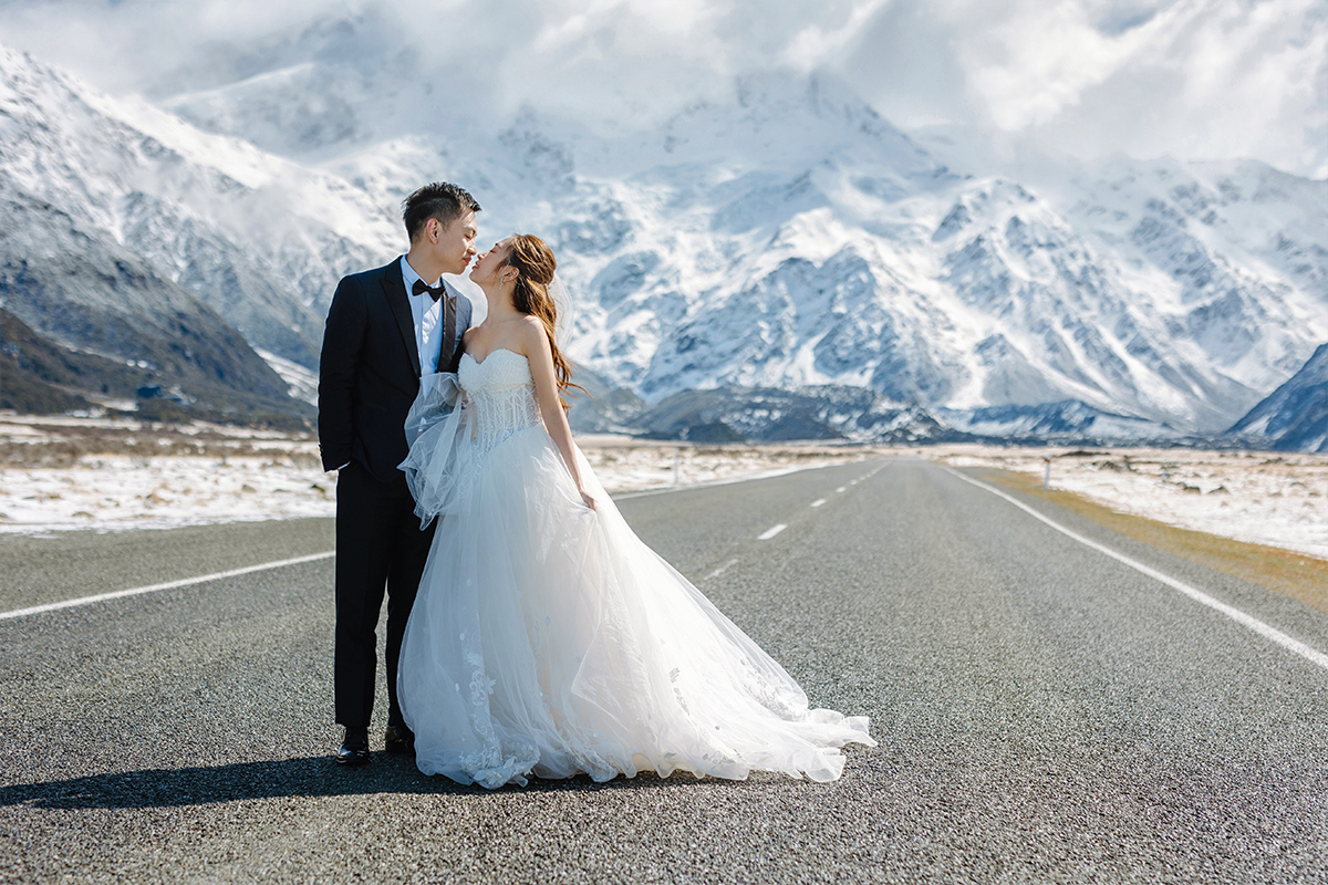 2-Day New Zealand Winter Fairytale Themed Pre-Wedding Photoshoot with Horse and Glaciers and Snow Mountains by Fei on OneThreeOneFour 20