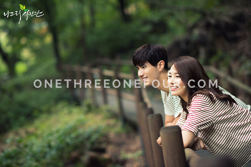 Korean Studio Pre-Wedding Photography: Forest (Outdoor) by Nadri Studio on OneThreeOneFour 4