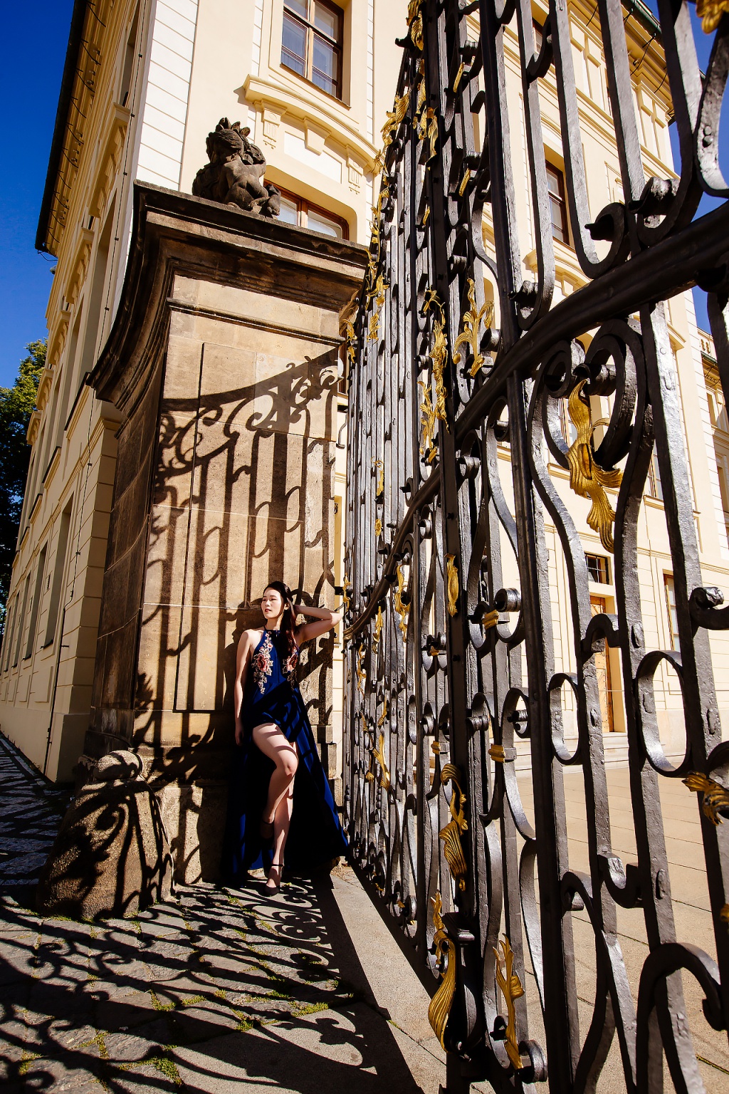 Pre-Wedding Photo in Prague At St. Vitus Cathedral And Mala Strana  by Jenny on OneThreeOneFour 19