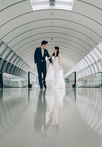 E&S: Modern pre-wedding at architectural wonder Changi Airport Jewel