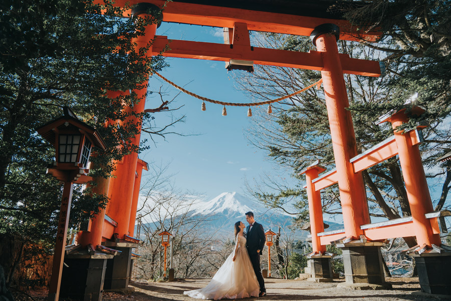 Japan Tokyo and Mt Fuji Pre-wedding Photoshoot  by Ghita on OneThreeOneFour 1