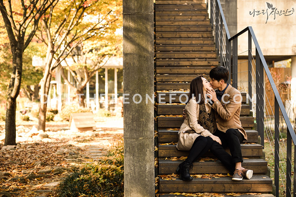 Korean Studio Pre-Wedding Photography: Autumn (Outdoor) by Nadri Studio on OneThreeOneFour 0