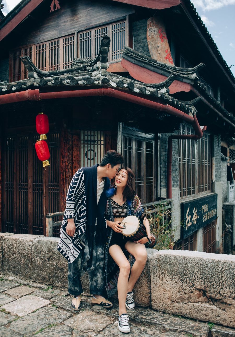 Yunnan Outdoor Pre-Wedding Photoshoot At Lijiang Jade Dragon Mountain & Ancient Town